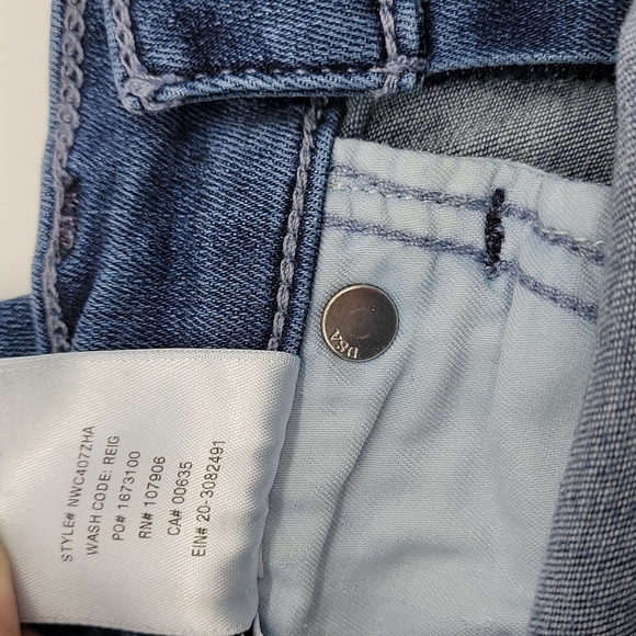 HUDSON Jeans ~ Krista Super Skinny Destroyed Hem Jeans - Picture 12 of 16